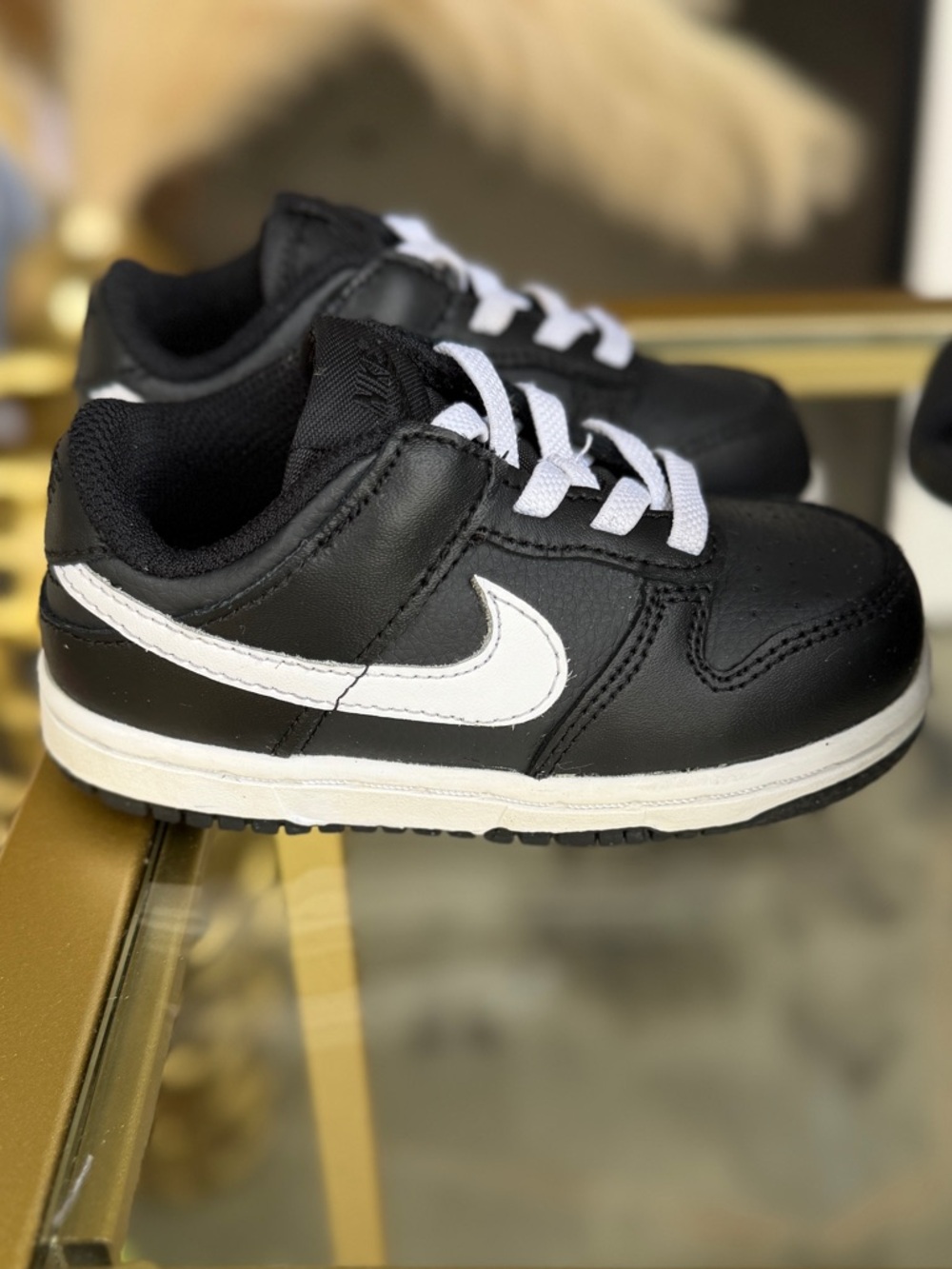 Boys 7C Nike Dunk Low Kids Black and White Low-Top Sneakers - Picture 3 of 5
